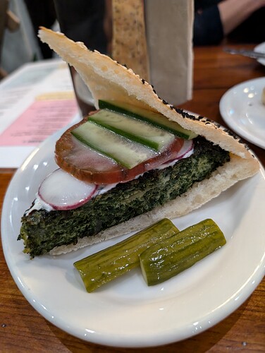 Kuku Sandwich