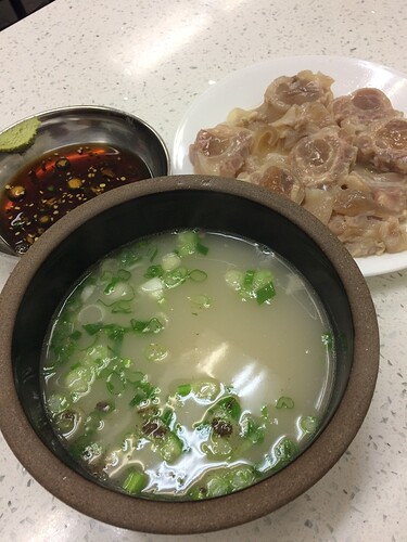 1CDDB3E7-5246-49D5-8968-46FB288E13AF