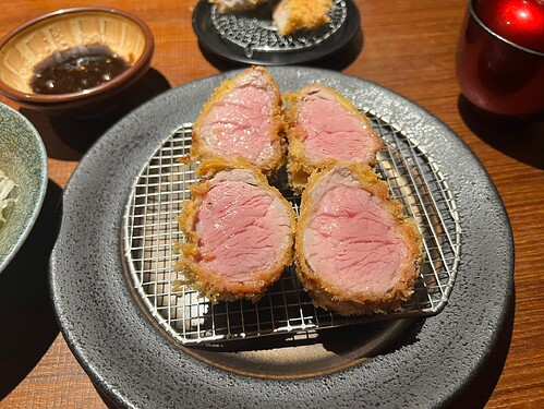 46930543-C2B6-4D7E-999B-9E4D5234003B_1_102_o