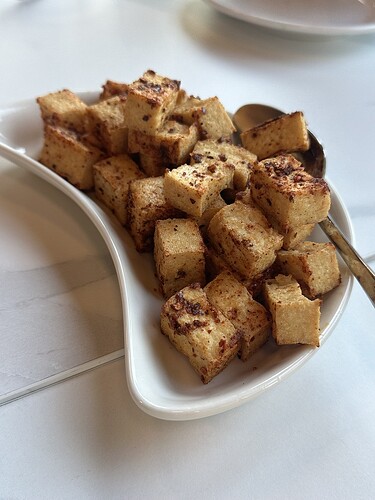 Dry peppered fried tofu