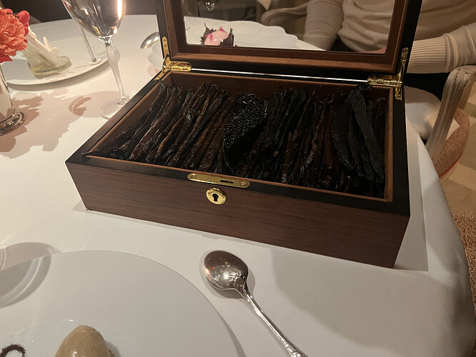 2B16D049-DDF2-4B30-9AFE-7DF3EAB3D33F